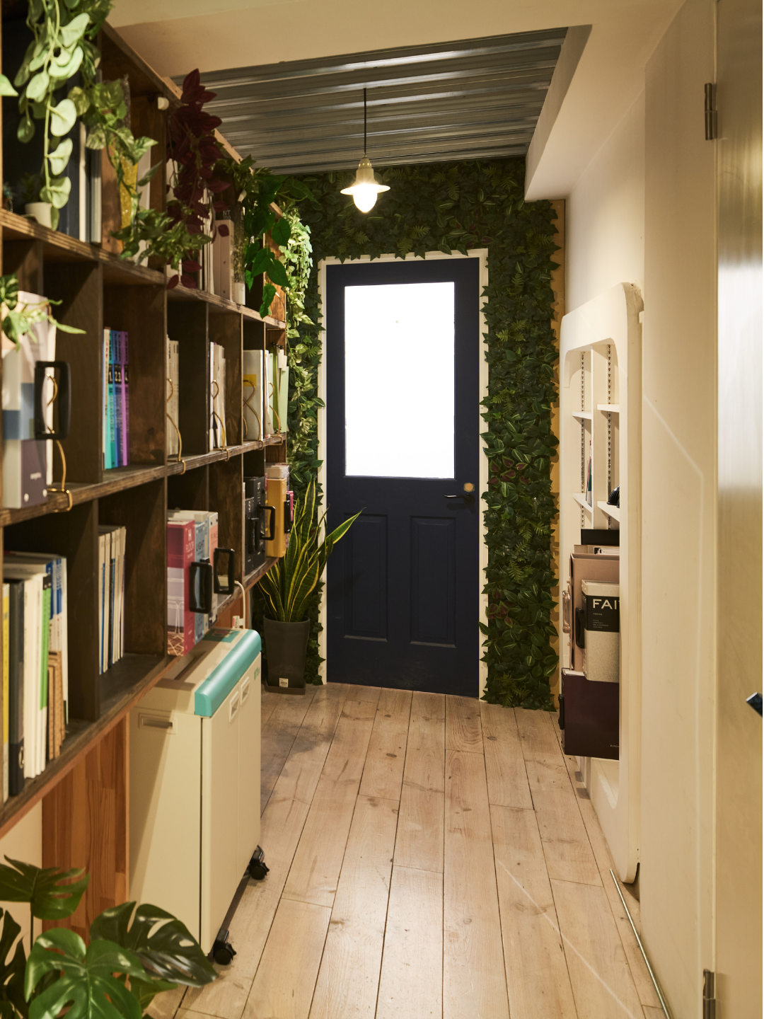 TOYSCRAFT オフィス 2階玄関