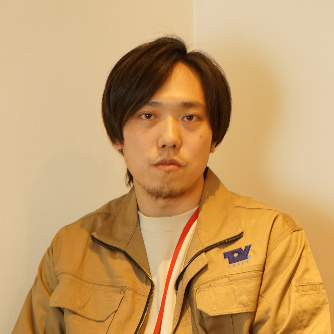 スタッフ紹介＿飯森さん＿バストアップ_1:1